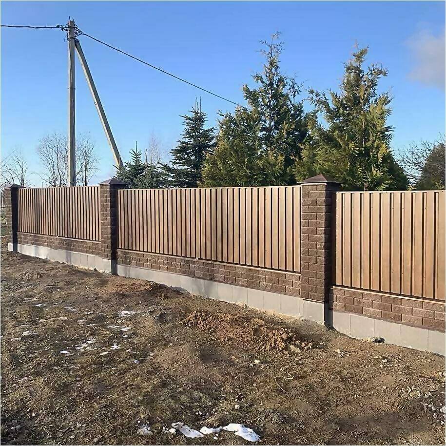 Забор из профлиста НС-21 цвет Printech темное дерево фото1 в Нальчике