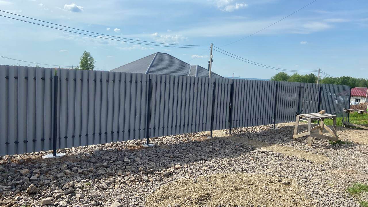 Забор из евроштакетника 16м RAL7024 Серый Графит фото 2 в Нальчике