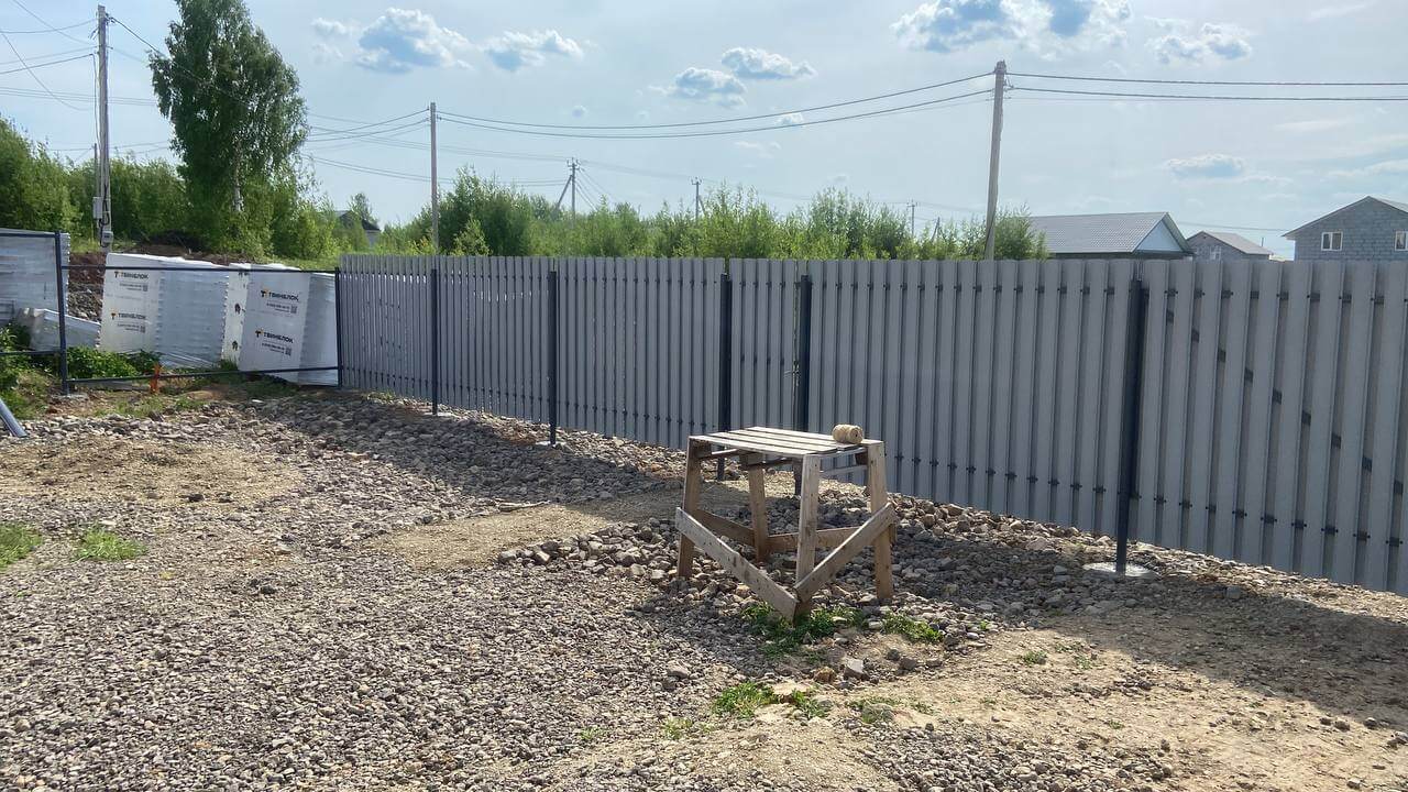 Забор из евроштакетника 16м RAL7024 Серый Графит фото 1 в Нальчике